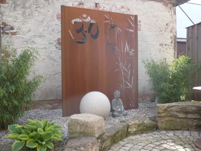 Dekorativer Metall-Sichtschutz im Rost-Look